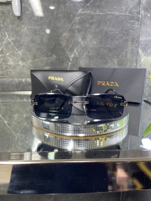 Prada çerçevesiz Siyah cam Gümüş detay 665