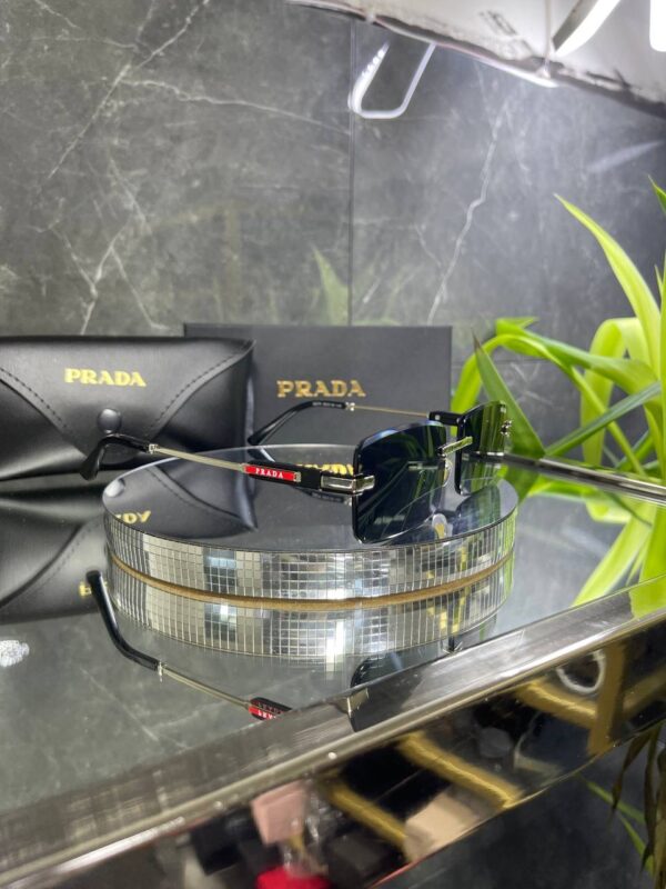 Prada çerçevesiz Siyah cam Gümüş detay 665