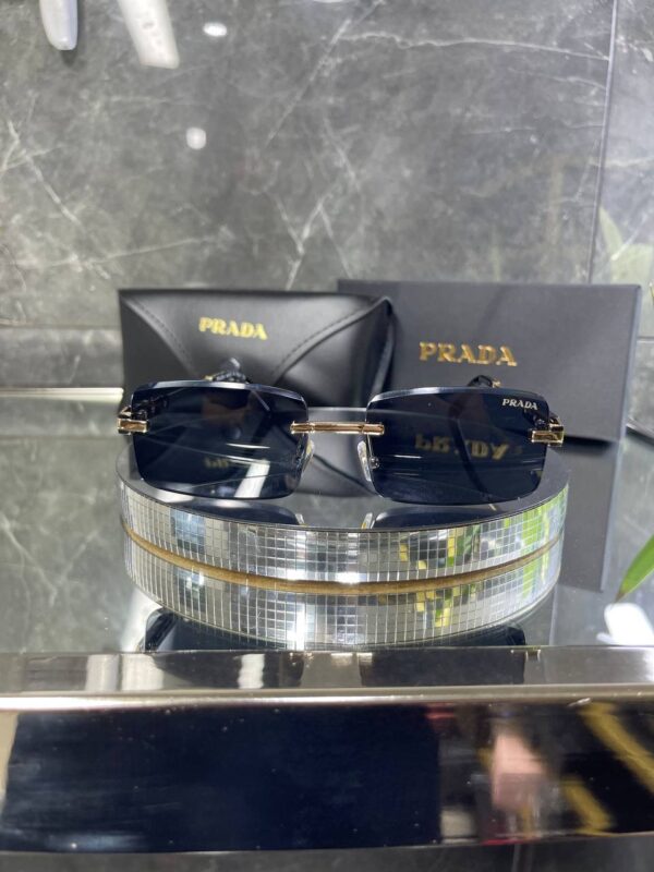 Prada çerçevesiz Siyah cam gold detay 663