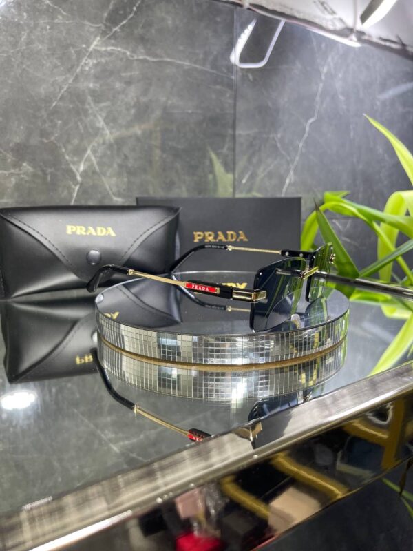 Prada çerçevesiz Siyah cam gold detay 663