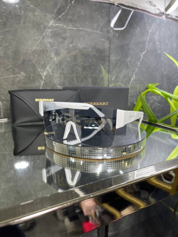 Burberry 4291 Beyaz çerçeve BB logo 668