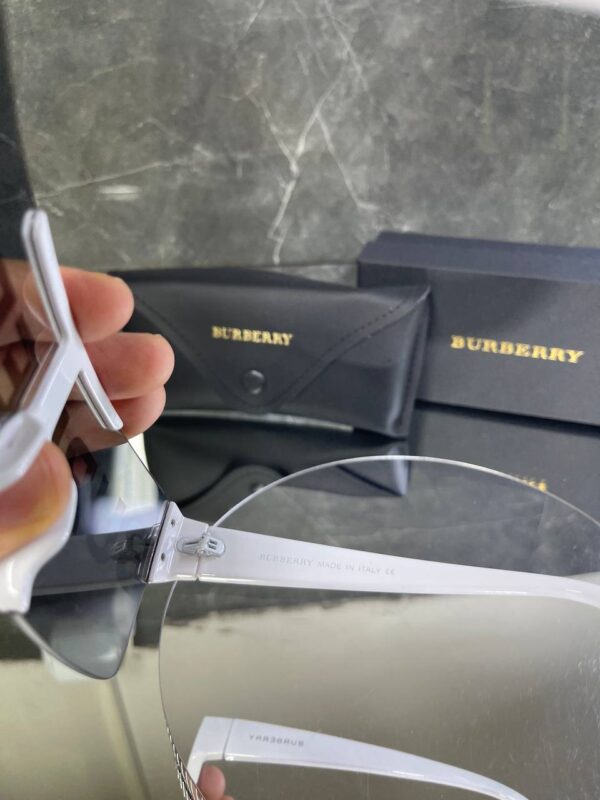 Burberry 4291 Beyaz çerçeve BB logo 668