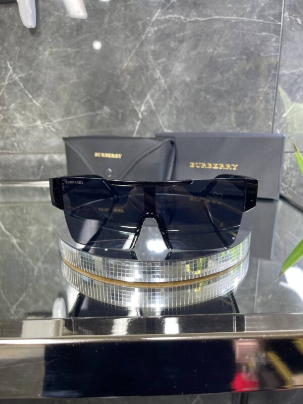 Burberry BE 4291 Siyah cam 666