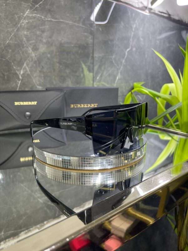 Burberry BE 4291 Siyah cam 666