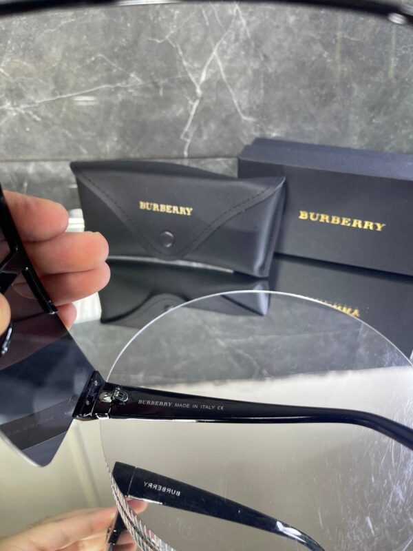 Burberry BE 4291 Siyah cam 666