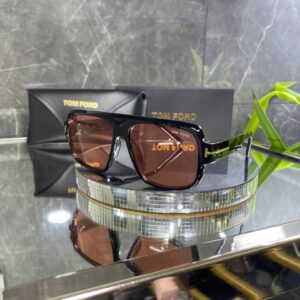 IMG_1111 Tomford Geometrik Siyah çerçeve mercan kırmızı cam 671