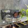 Tomford Geometrik Siyah çerçeve mercan kırmızı cam 671