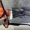 Tomford Geometrik Siyah çerçeve mercan kırmızı cam 671