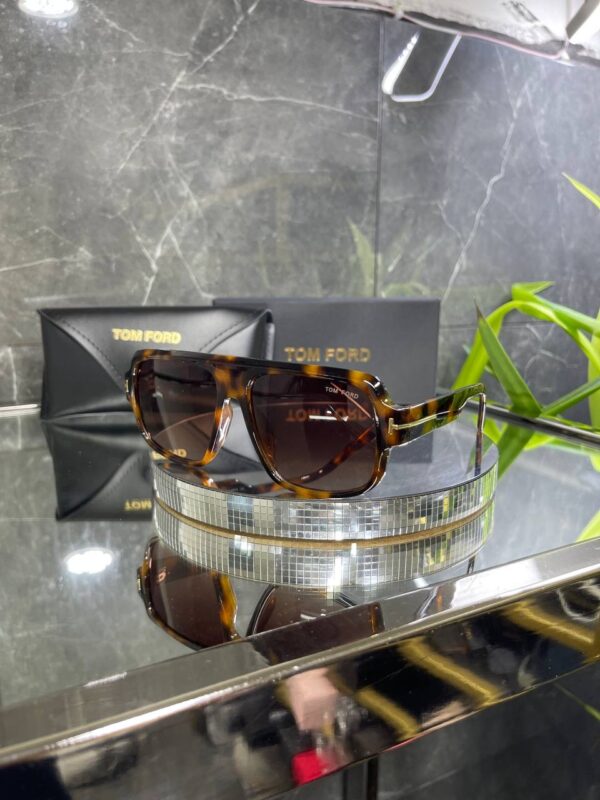Tomford Geometrik Leopar çerçeve Kahve cam 670