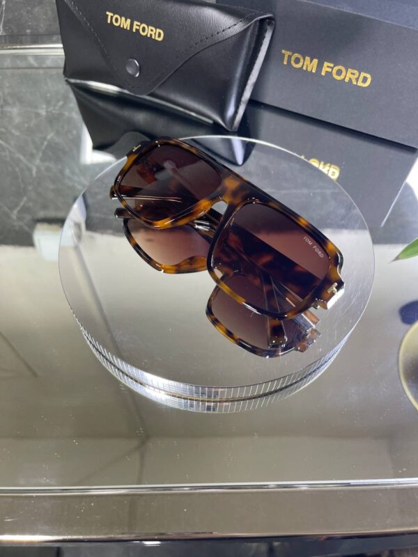 Tomford Geometrik Leopar çerçeve Kahve cam 670