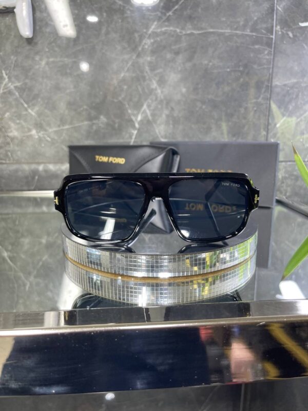Tomford Geometrik Siyah cam Siyah çerçeve 669