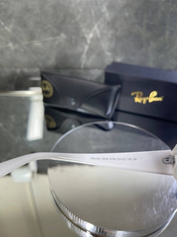 Rayban Zena Beyaz Çerçeve Siyah cam 674