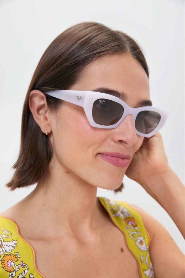 Rayban Zena Beyaz Çerçeve Siyah cam 674