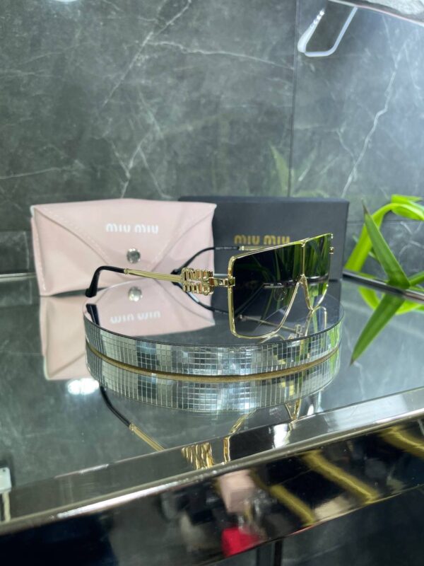 Miu Miu OMU Gold Çerçeve Siyah Cam 682