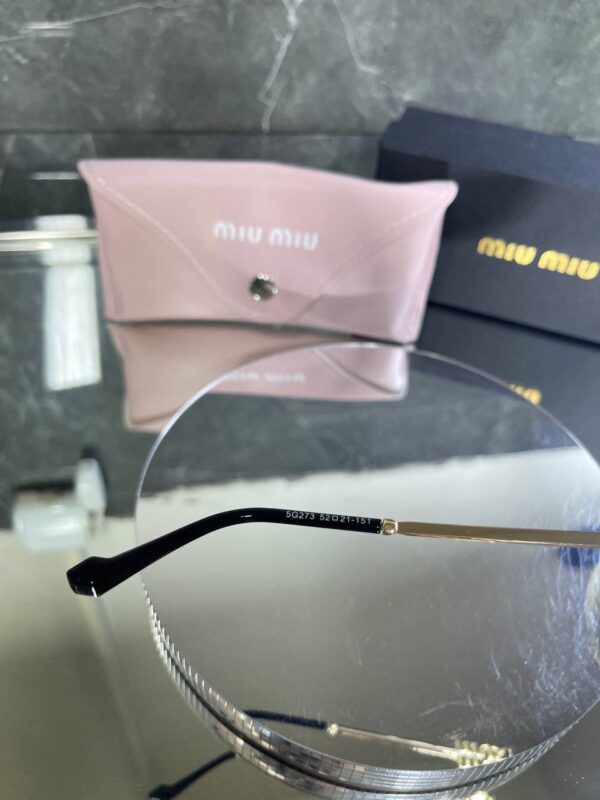 Miu Miu OMU Gold Çerçeve Siyah Cam 682