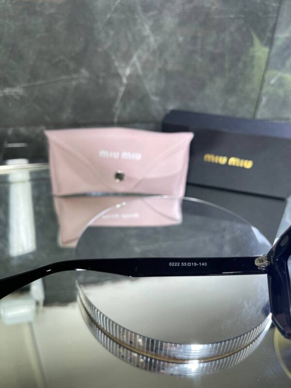 Miu Miu Geometrik Degrade Siyah cam Leopar detay 686