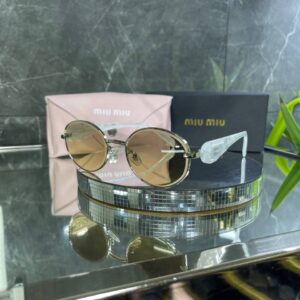 IMG_1218 Miu Miu VIP Oval Çerçeve Çok Renkli Cam Beyaz Mermer detay 690