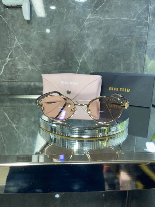 Miu Miu VIP Oval Çerçeve Pudra Cam Leopar detay 689