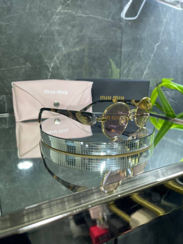 Miu Miu VIP Oval Çerçeve Pudra Cam Leopar detay 689