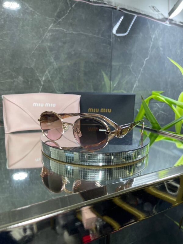 Miu Miu VIP Oval Çok renkli Cam Mermer Detay 687