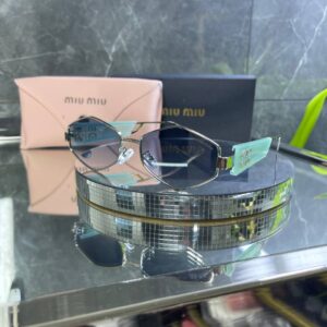 IMG_1405 Miu Miu Geometrik Çerçeve Mavi cam 708