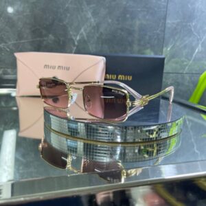 IMG_1440 Miu Miu Kare Metal çerçeve Çok Renkli cam 701