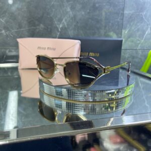 IMG_1450 Miu Miu Üçgen Metal çerçeve Kahve cam 699