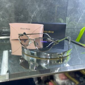 IMG_1460 Miu Miu Üçgen Metal çerçeve Şeffaf cam 697