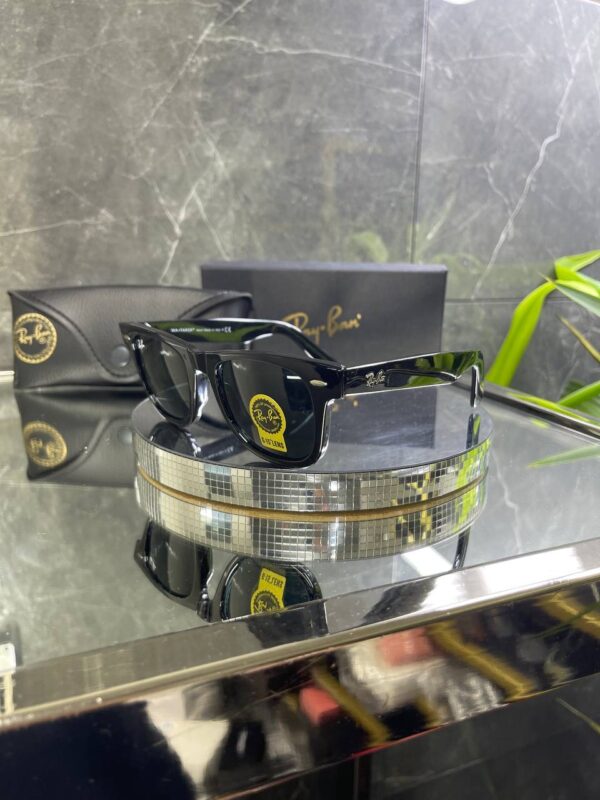 Ray-Ban Wayfarer 21 40 Siyah çerçeve Siyah Cam 713