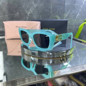 IMG_1502 Miu Miu Kare Turkuaz Çerçeve Siyah cam 717