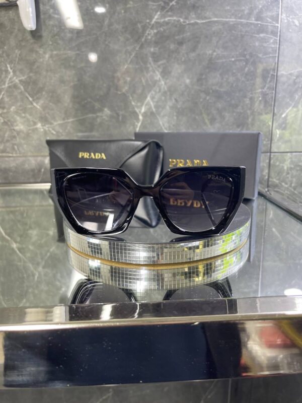 Prada Kare Siyah Cam Siyah Çerçeve 716