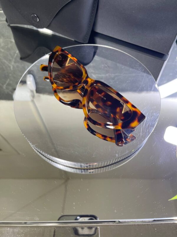 Valentino Üçgen Leopar Kemik Çerçeve Kahve cam 720