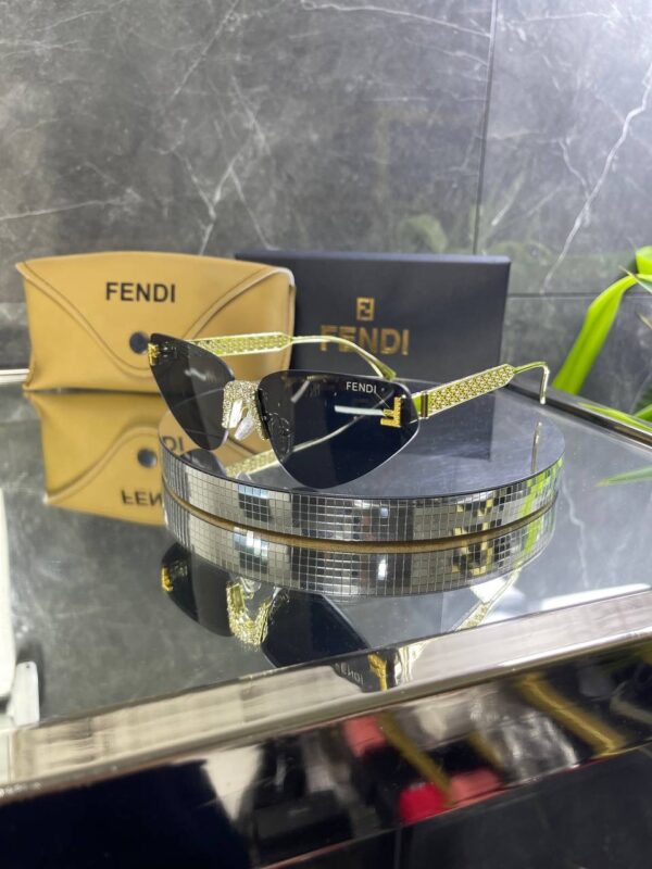 Fendi Geometrik Gold Detay Siyah cam 719