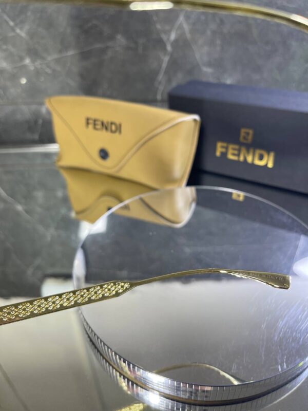Fendi Geometrik Gold Detay Siyah cam 719