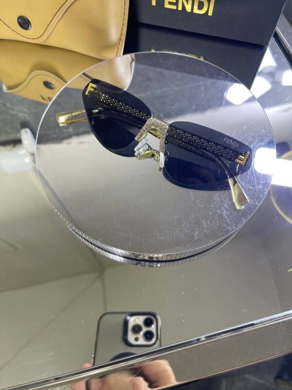 Fendi Geometrik Gold Detay Siyah cam 719