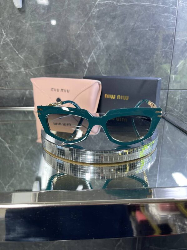 Miu Miu Üçgen Gold Detay Yeşil çerçeve 722