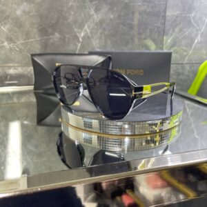 IMG_1550 Tomford Oval Siyah Cam Siyah çerçeve 726