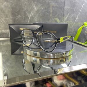 IMG_1556 Tomford Oval Şeffaf cam Siyah çerçeve 725