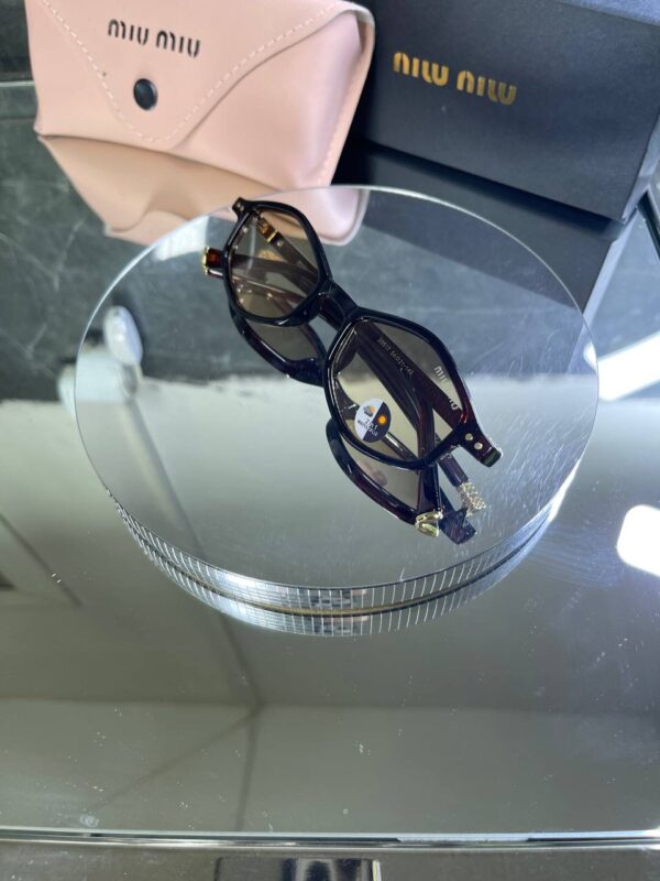 Miu Miu Geometrik Kemik Çerçeve Sarı Degrada cam 743