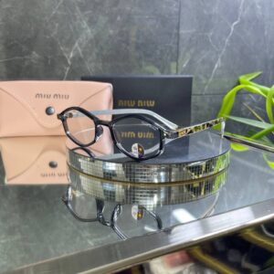 IMG_1627 Miu Miu Geometrik Kemik Çerçeve Leopar Detay Şeffaf cam 742