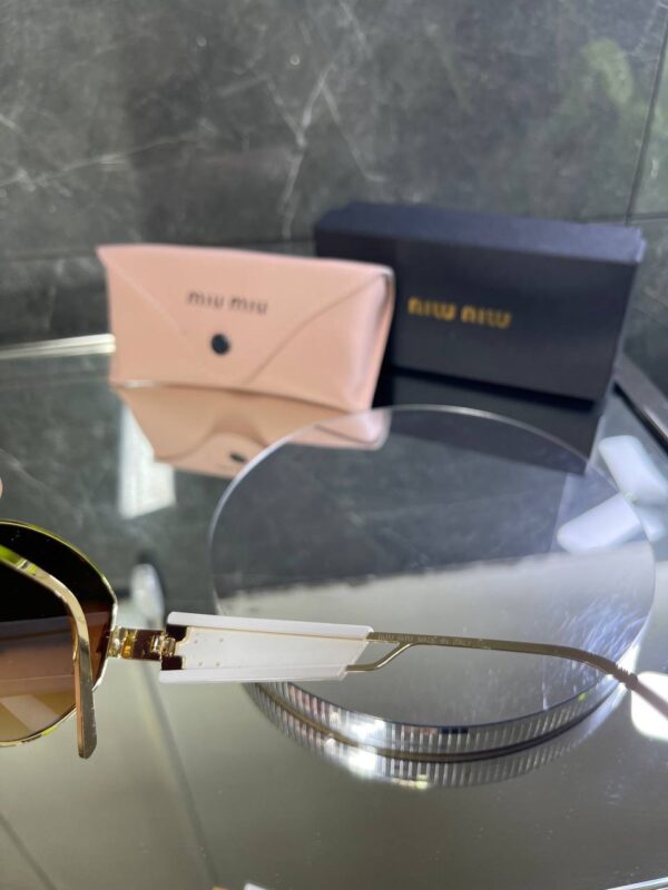 Miu Miu Special Kahve cam Beyaz Detay 735