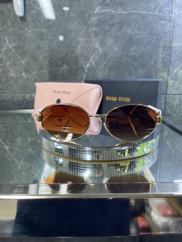 Miu Miu Special Kahve cam Beyaz Detay 735