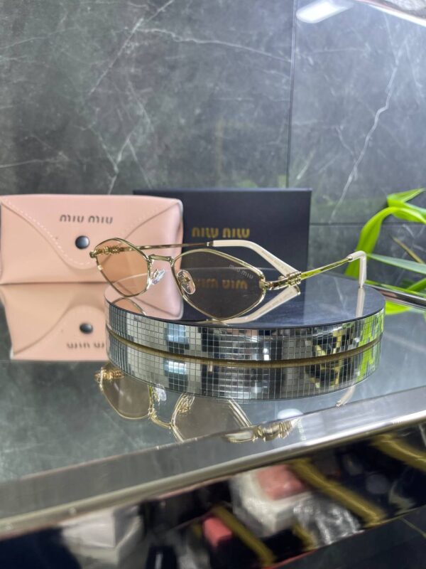 Miu Miu Metal Geometrik Çerçeve Pudra cam 733