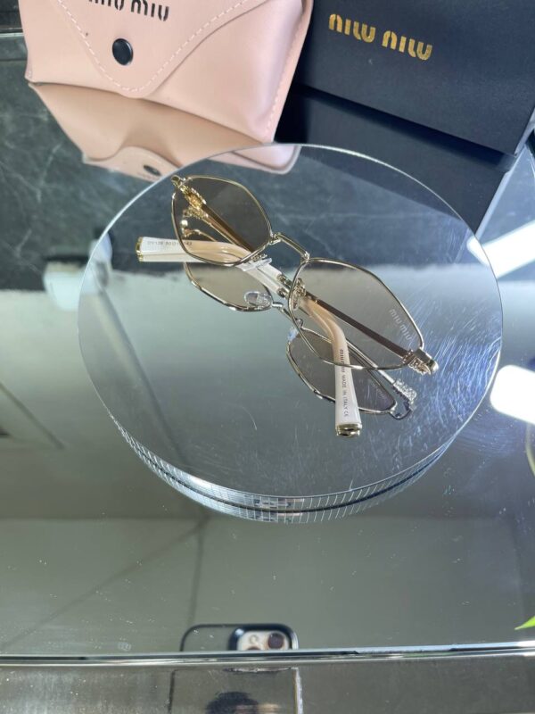 Miu Miu Metal Geometrik Çerçeve Pudra cam 733