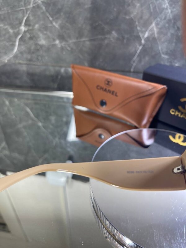 Chanel Geometrik Kemik Siyah Çerçeve Bej Detay 754